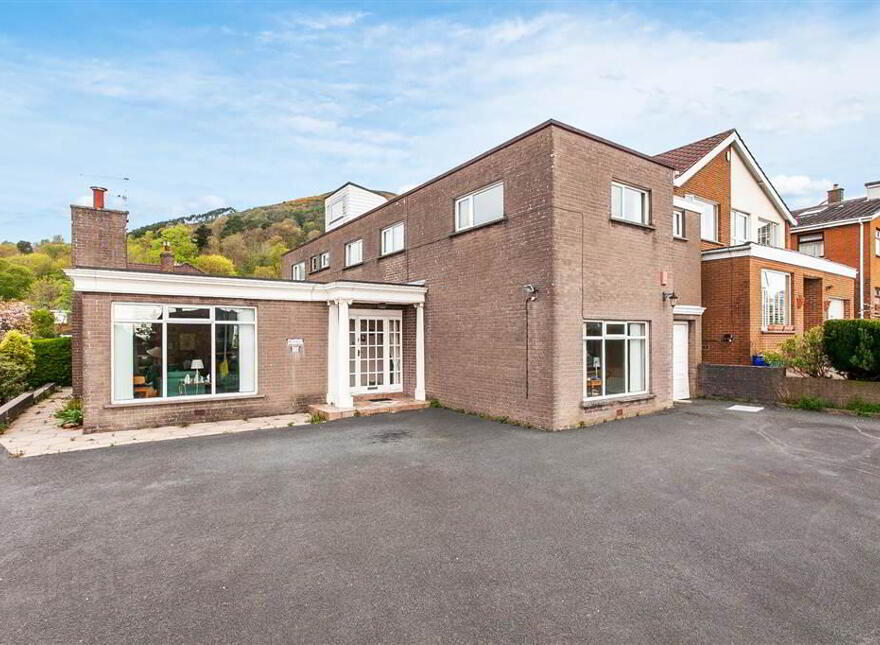 39 Waterloo Park, Belfast, BT15 5HU