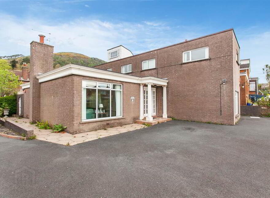 39 Waterloo Park, Belfast, BT15 5HU