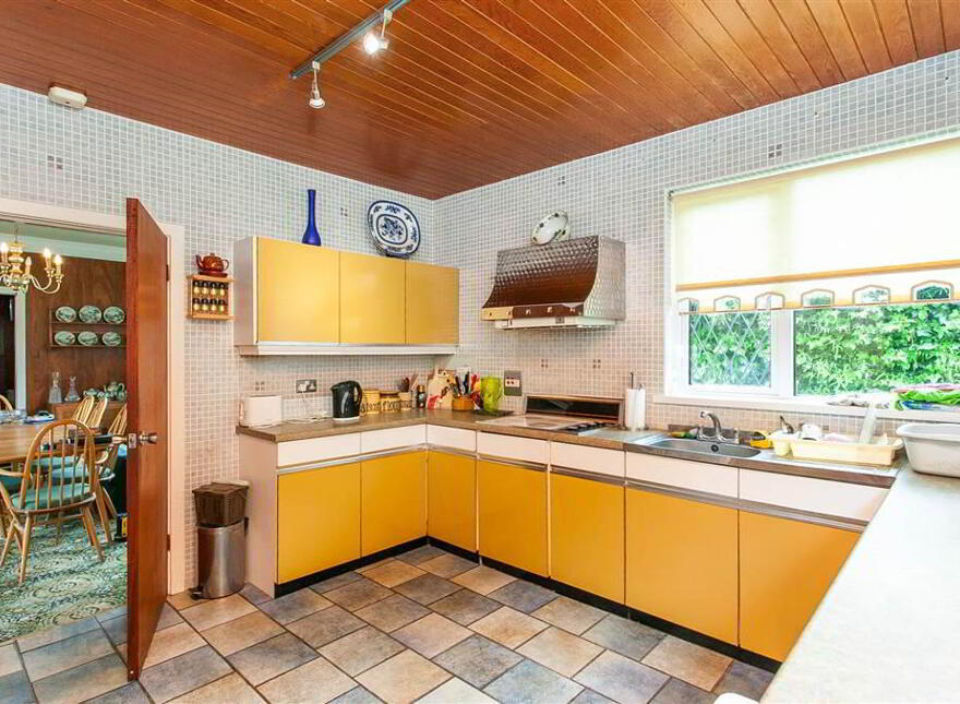 39 Waterloo Park, Belfast, BT15 5HU