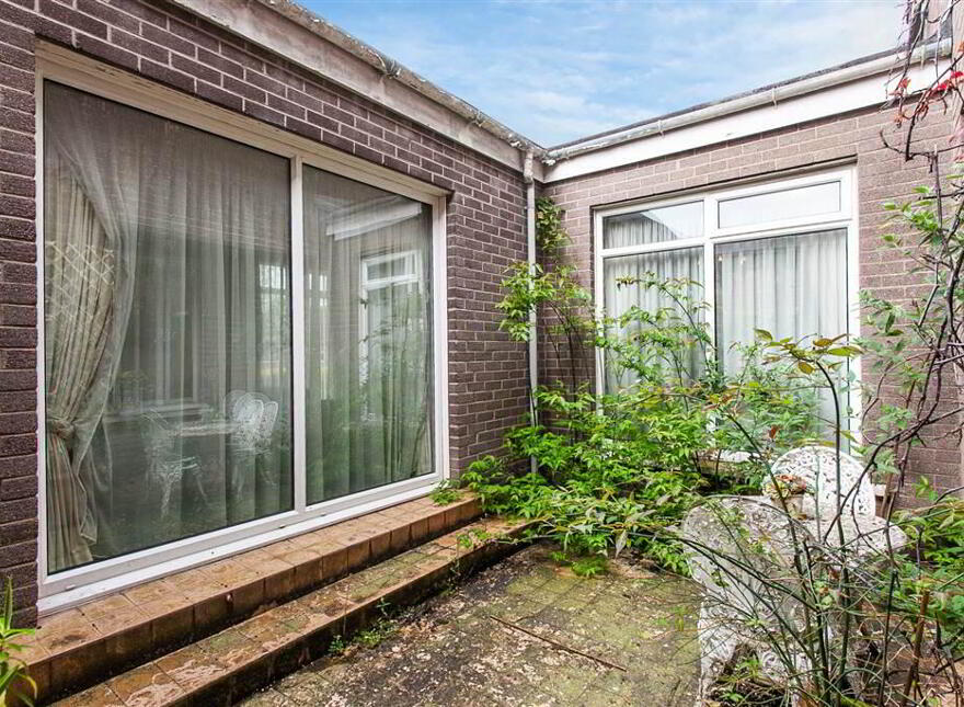 39 Waterloo Park, Belfast, BT15 5HU