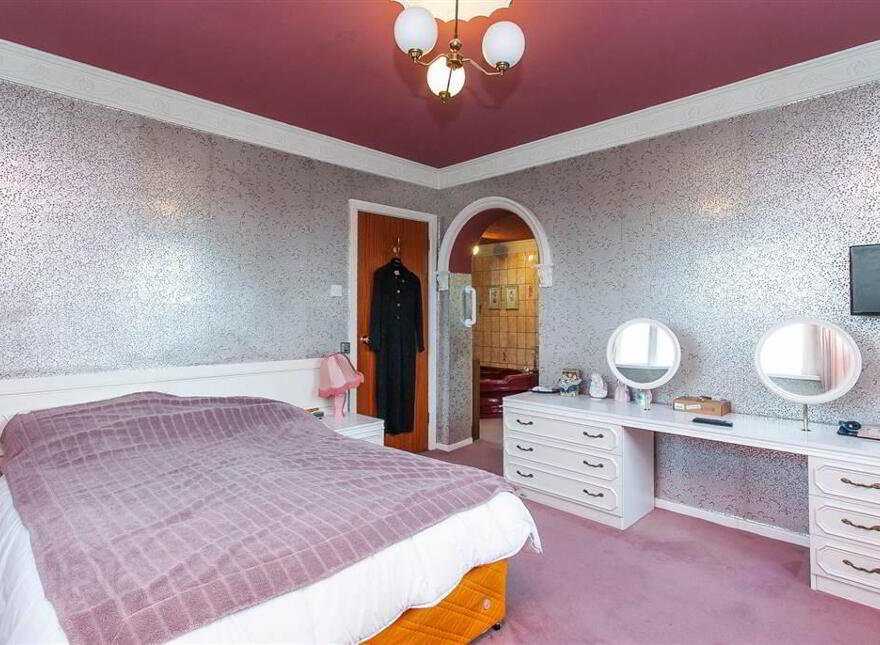 39 Waterloo Park, Belfast, BT15 5HU