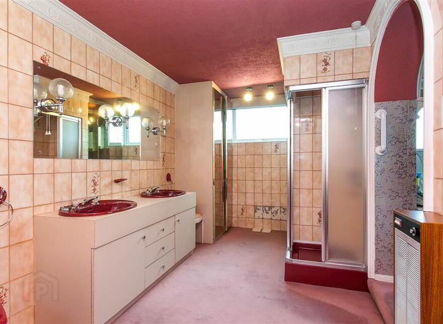 39 Waterloo Park, Belfast, BT15 5HU
