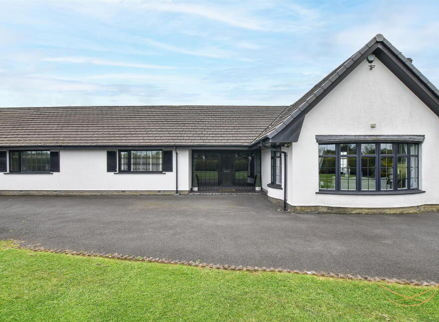 696 Doagh Road, Newtownabbey, BT36 4TP