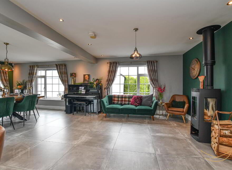 696 Doagh Road, Newtownabbey, BT36 4TP