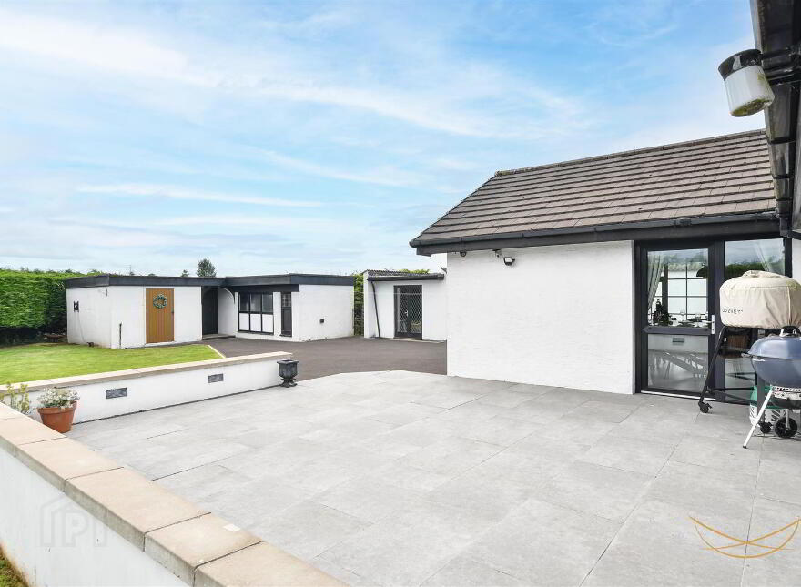 696 Doagh Road, Newtownabbey, BT36 4TP