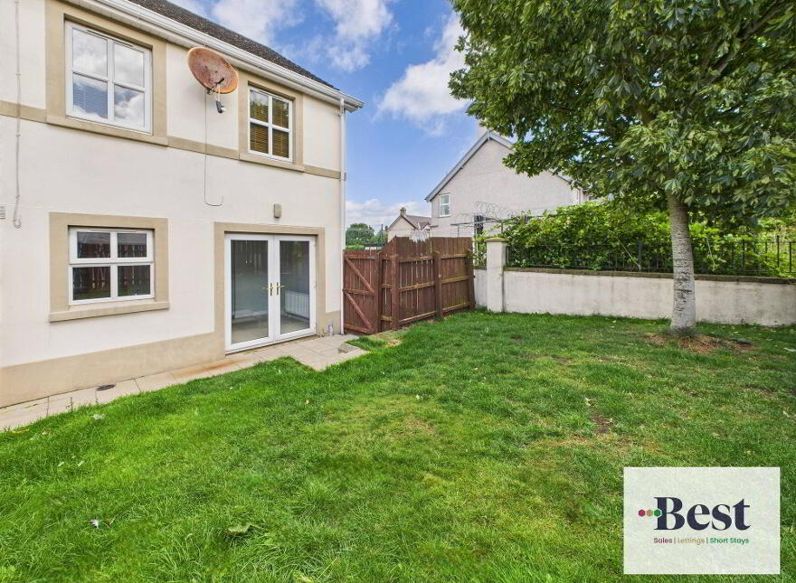 1 Bay Road Manor, Larne, BT40 1FG