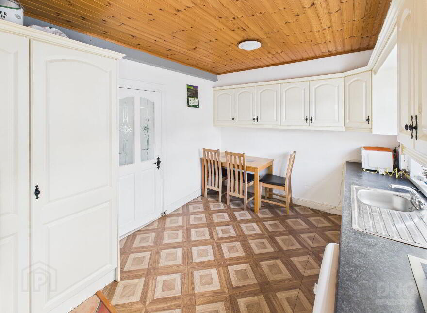 143 Lakeview, Clara, R35PY92