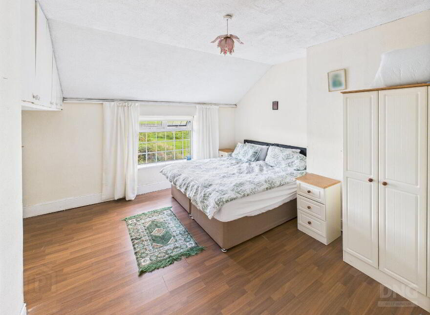 143 Lakeview, Clara, R35PY92