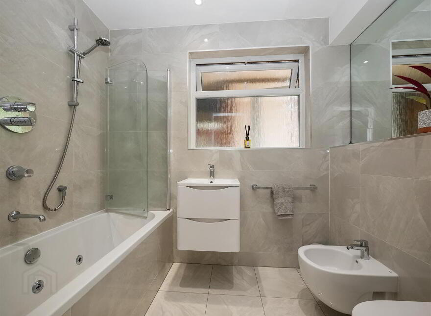 3 Cairnshill Gardens, Cairnshill Road, Belfast, BT8 6RW