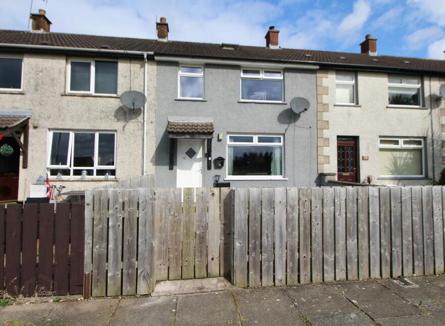 20 Glenfield Walk, Carrickfergus, BT38 8EX photo