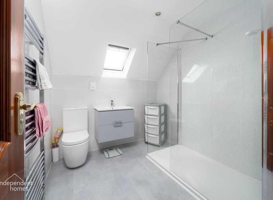 16  Glenburn Drive, Larne, BT40 3DL