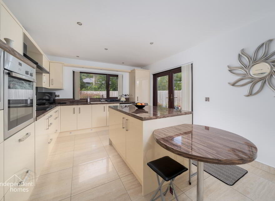 16  Glenburn Drive, Larne, BT40 3DL