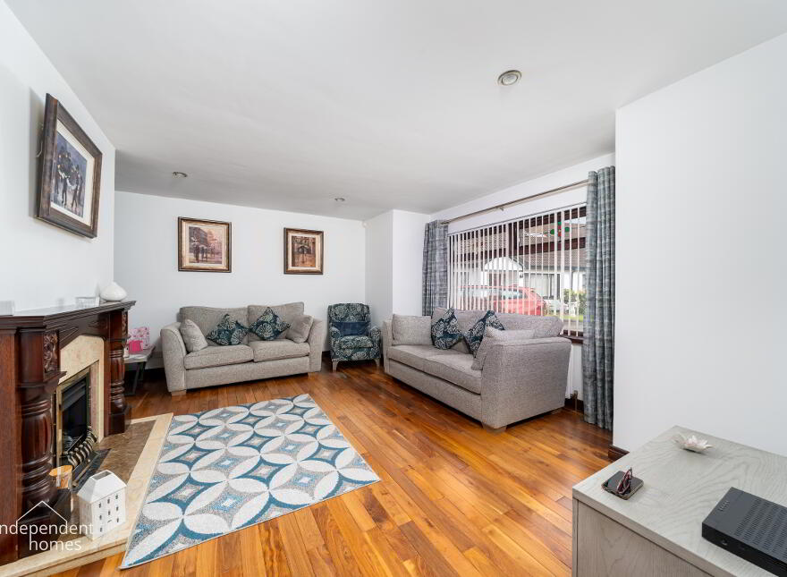 16  Glenburn Drive, Larne, BT40 3DL