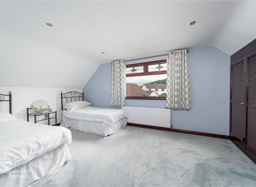 16  Glenburn Drive, Larne, BT40 3DL
