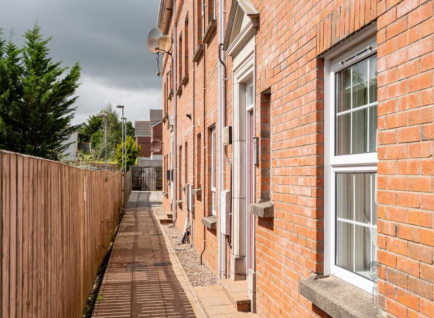 4g The Demesne, Belfast, BT8 8HR