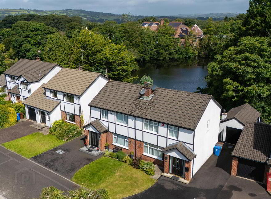 4 Lakeside, Templepatrick, Ballyclare, BT39 0JR