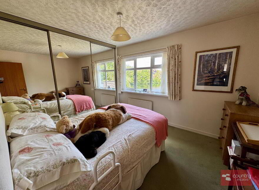 4 Lakeside, Templepatrick, Ballyclare, BT39 0JR