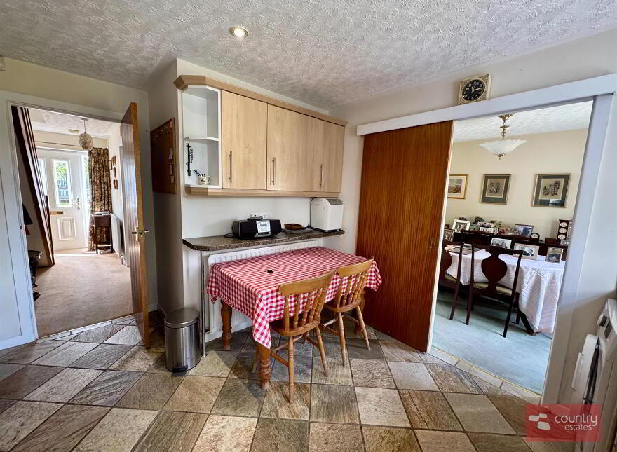 4 Lakeside, Templepatrick, Ballyclare, BT39 0JR