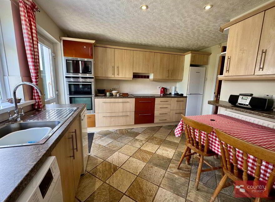 4 Lakeside, Templepatrick, Ballyclare, BT39 0JR