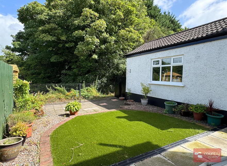4 Lakeside, Templepatrick, Ballyclare, BT39 0JR