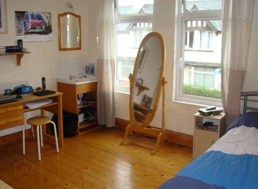 215 Dunluce Avenue, Belfast, BT9 7AX