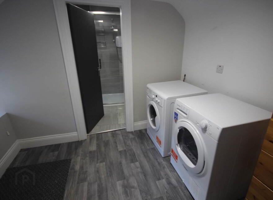 48 Upper Main Street, Letterkenny, F92D52Y