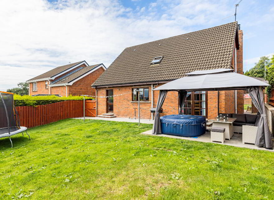 52 Castle Hill, Hunters Hill, Gilford, BT63 6HH