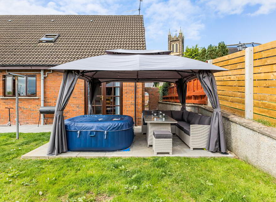 52 Castle Hill, Hunters Hill, Gilford, BT63 6HH