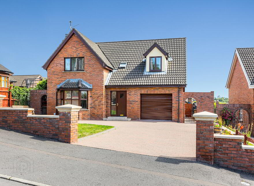 52 Castle Hill, Hunters Hill, Gilford, BT63 6HH photo
