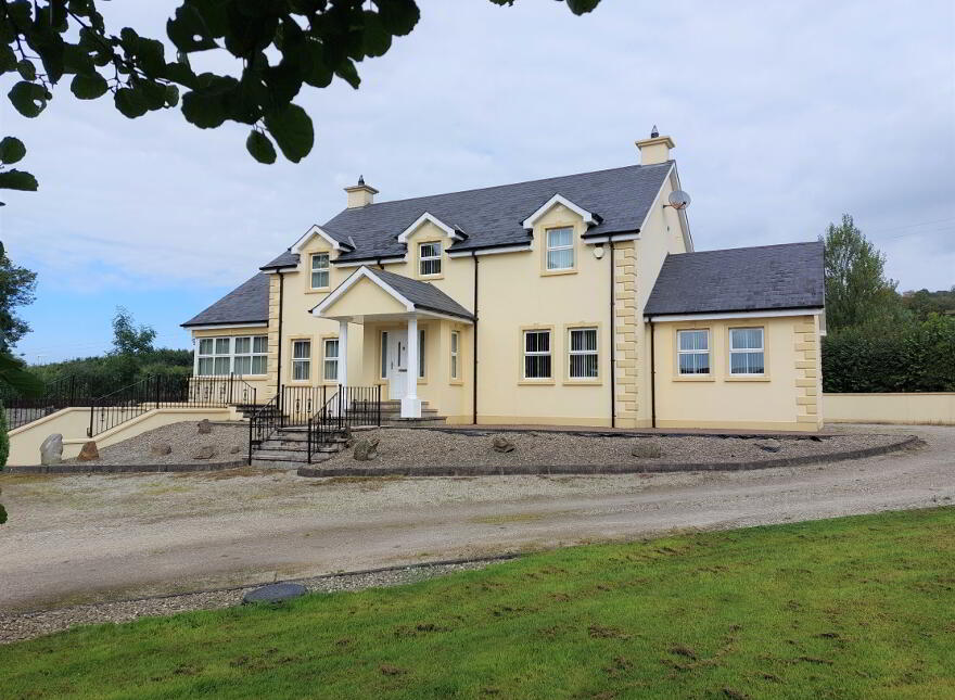 8 Dergalt Road, Strabane, BT82 8NE photo