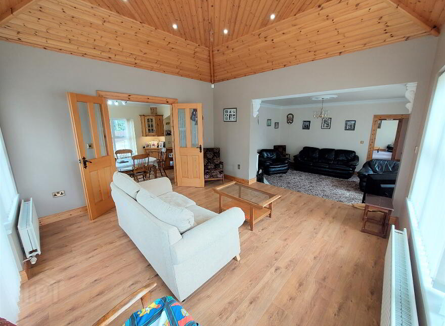 8 Dergalt Road, Strabane, BT82 8NE