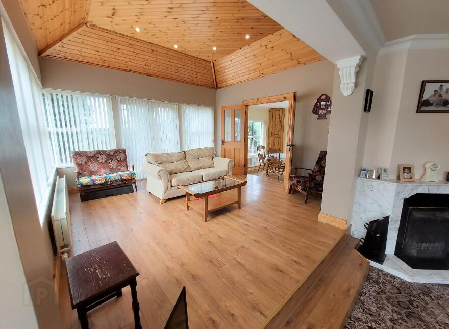 8 Dergalt Road, Strabane, BT82 8NE