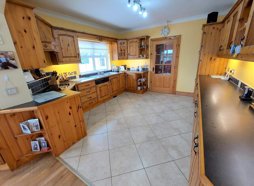8 Dergalt Road, Strabane, BT82 8NE