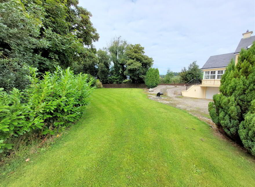 8 Dergalt Road, Strabane, BT82 8NE