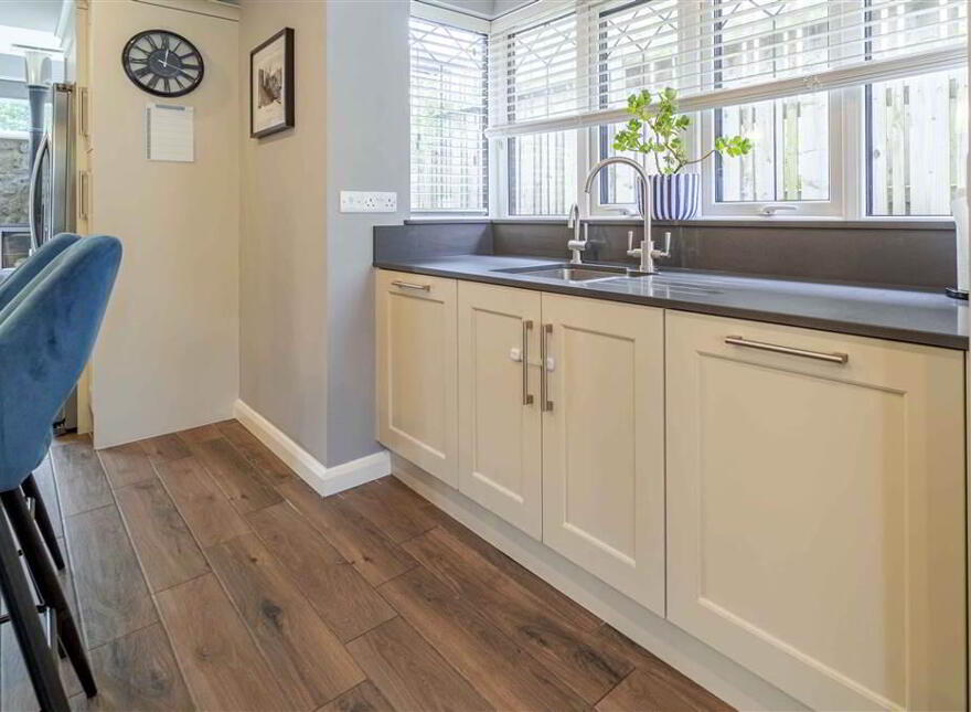 37 Belsize Meadows, Lisburn, BT27 4EH