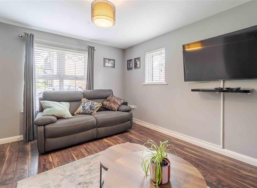 37 Belsize Meadows, Lisburn, BT27 4EH