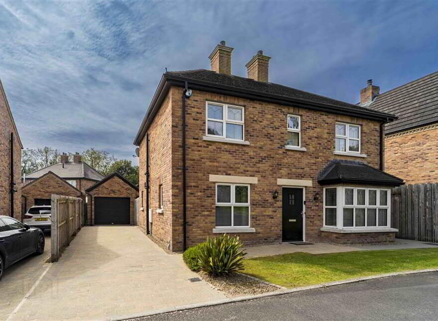 37 Belsize Meadows, Lisburn, BT27 4EH photo