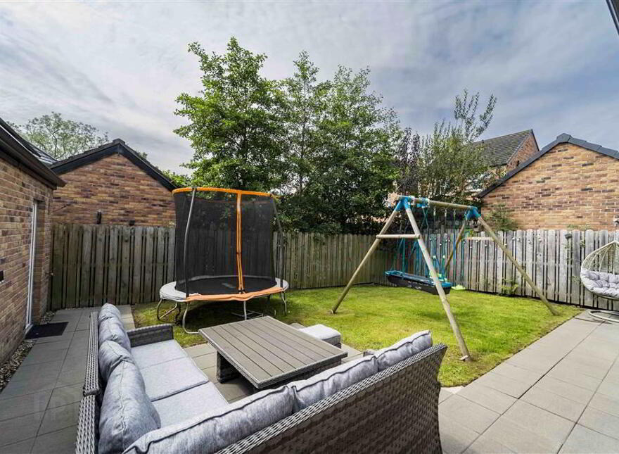 37 Belsize Meadows, Lisburn, BT27 4EH