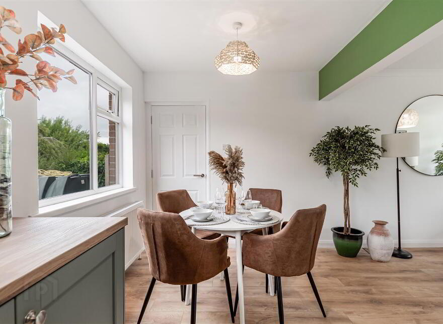 11 Moyra Crescent, Ballynahinch Road, Saintfield, BT24 7AG