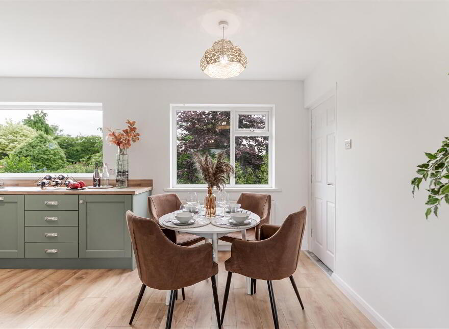 11 Moyra Crescent, Ballynahinch Road, Saintfield, BT24 7AG