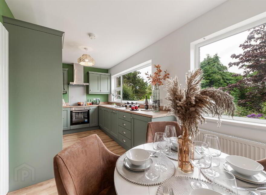 11 Moyra Crescent, Ballynahinch Road, Saintfield, BT24 7AG