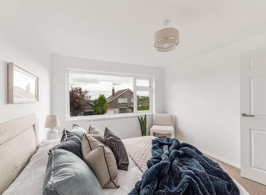 11 Moyra Crescent, Ballynahinch Road, Saintfield, BT24 7AG
