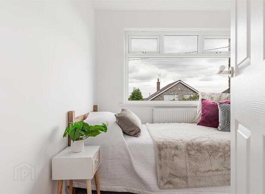 11 Moyra Crescent, Ballynahinch Road, Saintfield, BT24 7AG