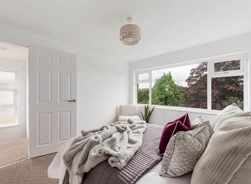 11 Moyra Crescent, Ballynahinch Road, Saintfield, BT24 7AG