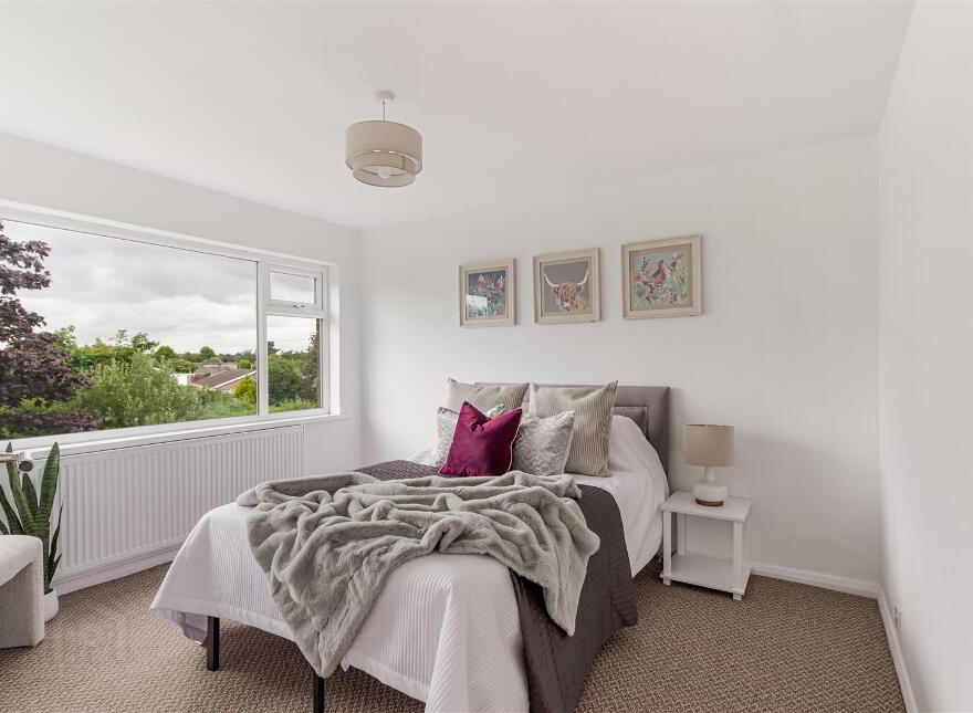 11 Moyra Crescent, Ballynahinch Road, Saintfield, BT24 7AG