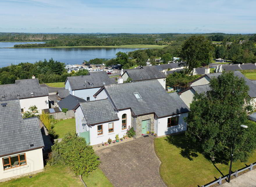 2 Shannon Cove, Dromod, Carrick-On-Shannon, N41K184