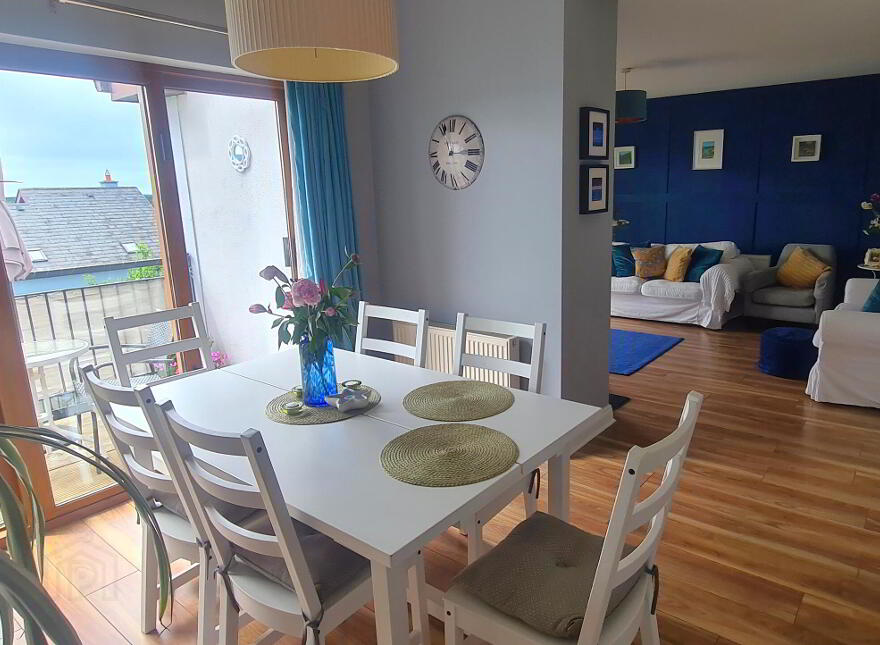 2 Shannon Cove, Dromod, Carrick-On-Shannon, N41K184