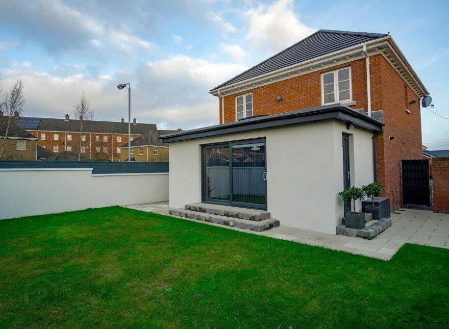 9 Holstein Crescent, Lisburn, BT28 2RS