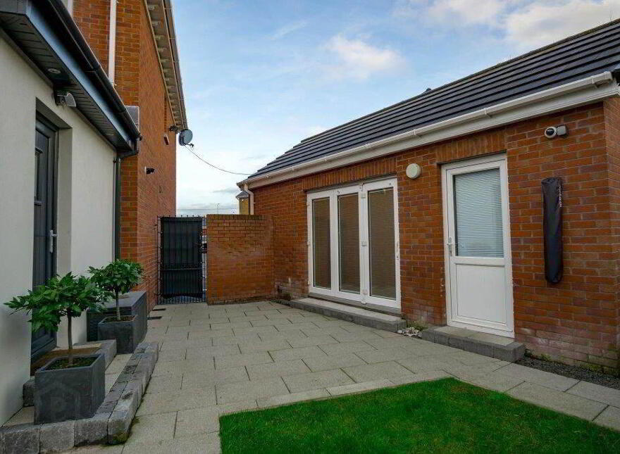9 Holstein Crescent, Lisburn, BT28 2RS