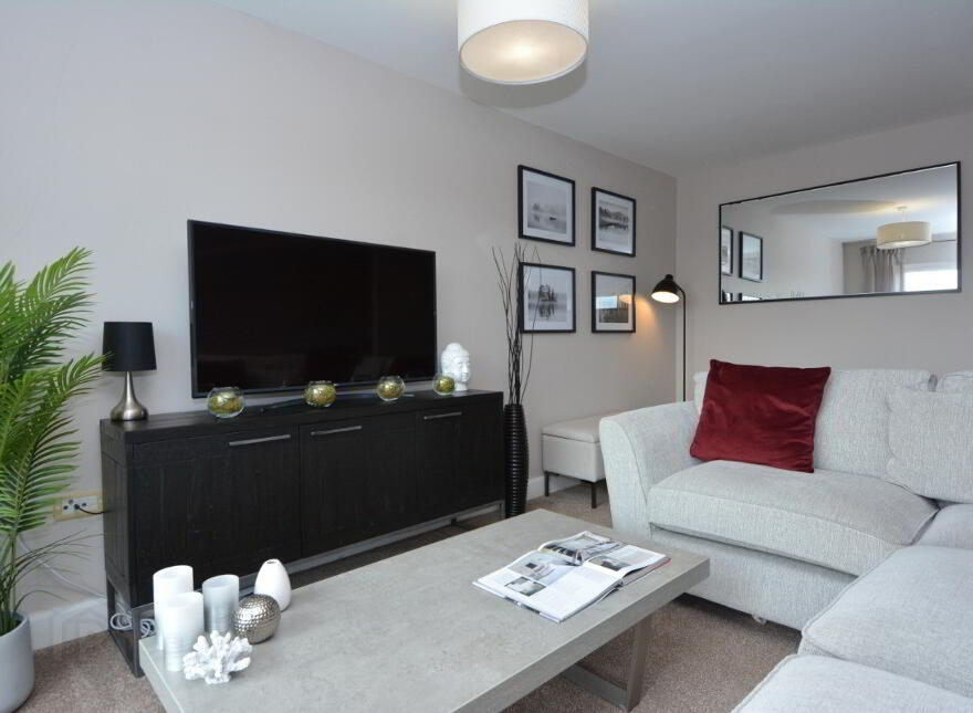 606 College Court Central, 56 King Street, Belfast, BT1 6BZ
